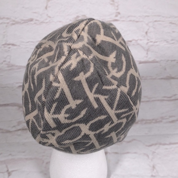 Calvin Klein beanie hat. Light gray Creme Stretch CK Logo design - Picture 5 of 9